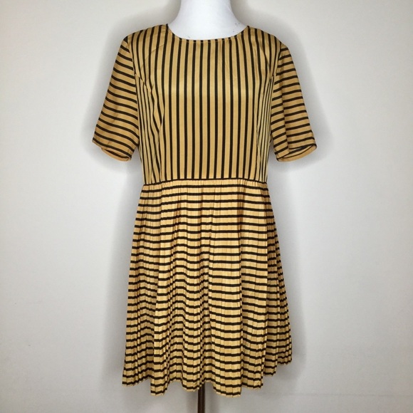 MINKPINK Black & Gold Stripe Pleated Dress Size Large - Picture 1 of 7